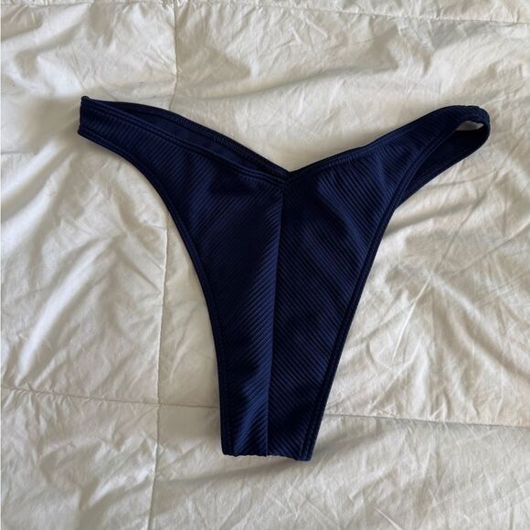 Hollister Navy Ribbed High Cut Thong Bikini Bottom S - 4th of July Ready! - Picture 10 of 10